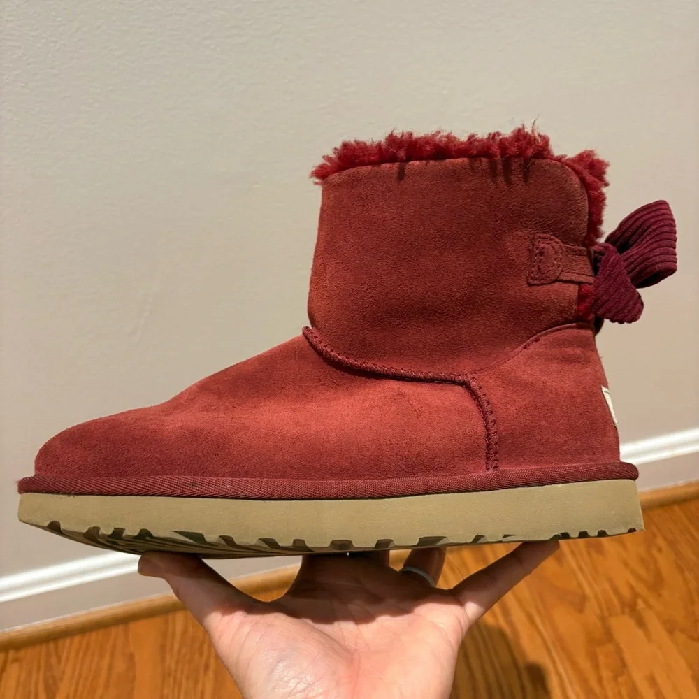 UGG Women’s Mini Bailey Corduroy Bow‎ Suede Boots Red Sz 7